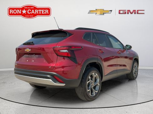 Used 2025 Chevrolet Trax LT w/ LT Convenience Package FWD image 6