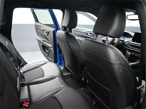 New 2026 Jeep Compass Latitude image 21