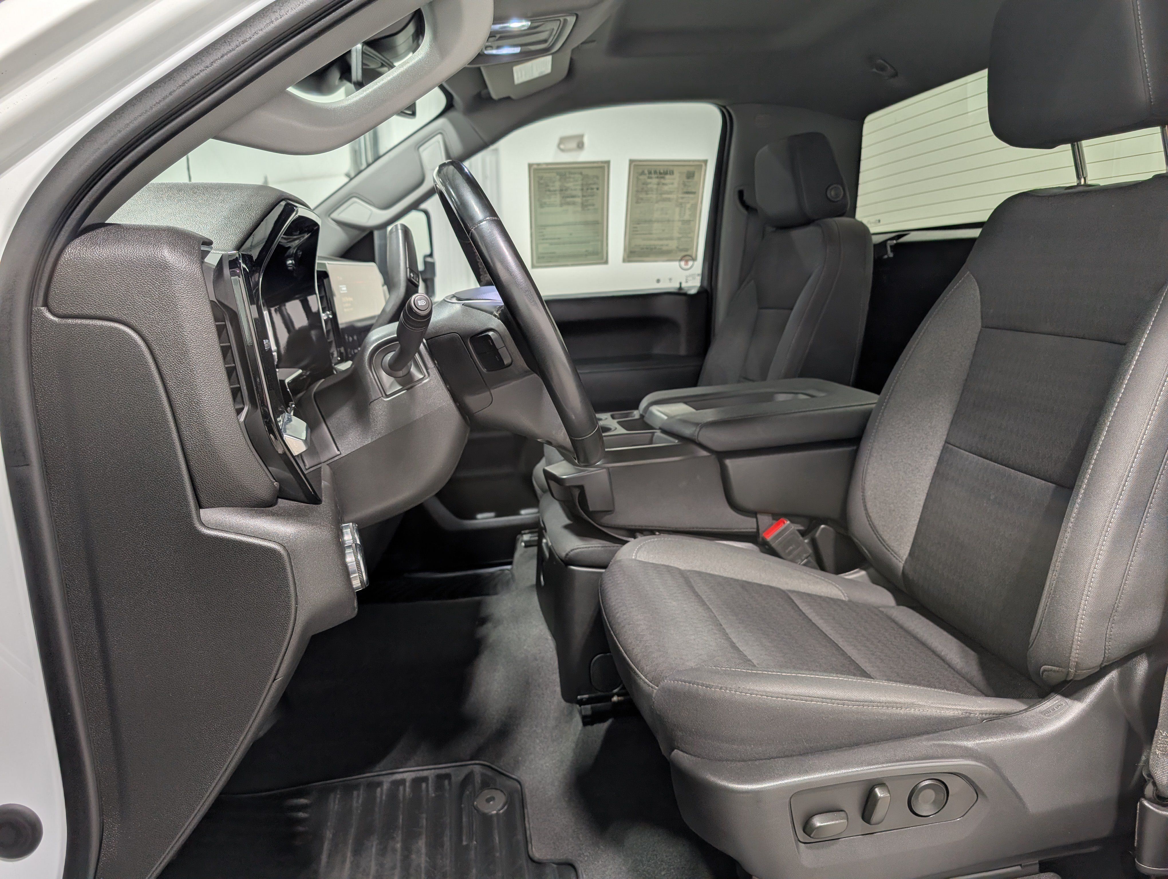Used 2024 GMC Sierra 2500 SLE w/ SLE Convenience Package AWD/4WD image 17
