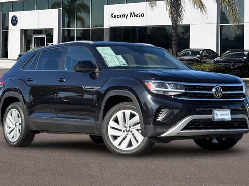 Used 2022 Volkswagen Atlas Cross Sport SE image 2