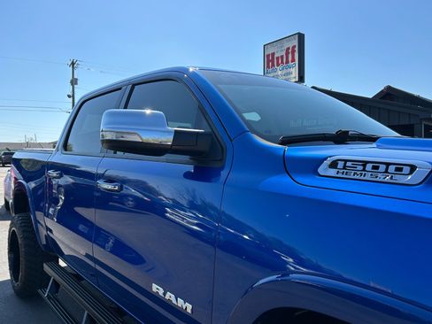 Used 2019 RAM 1500 Laramie AWD/4WD image 11