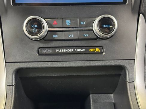 Used 2022 Ford Edge ST-Line w/ Class II Trailer Tow Package AWD/4WD image 40