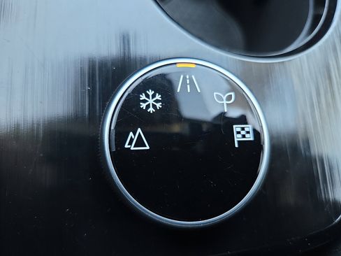 Used 2023 Nissan Rogue S image 17