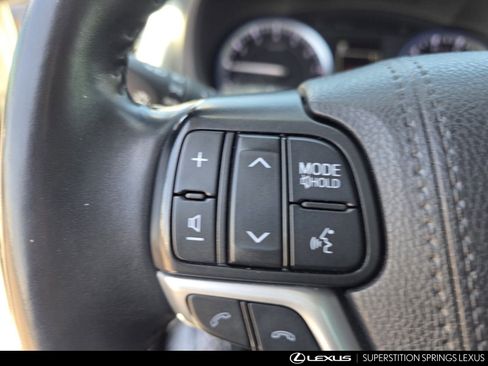 Used 2019 Toyota Highlander XLE AWD/4WD image 24