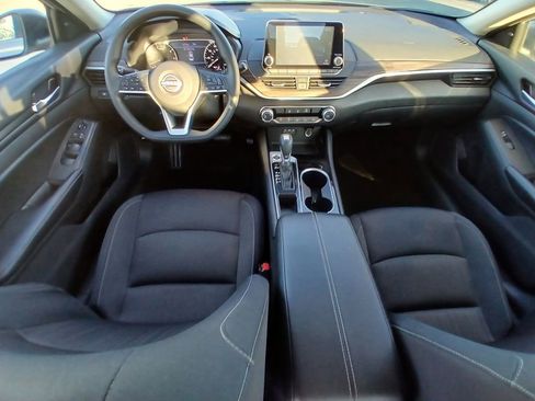 Used 2024 Nissan Altima 2.5 SV image 7