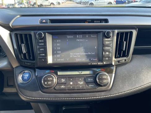 Certified 2018 Toyota RAV4 XLE AWD/4WD image 17