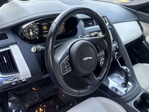 Used 2019 Jaguar E-PACE SE image 15