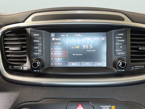 Used 2019 Kia Sorento FWD V6 image 23