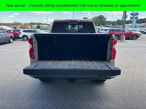 Used 2022 Chevrolet Silverado 1500 ZR2 AWD/4WD image 3
