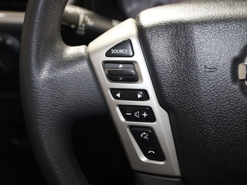 Used 2017 Nissan Titan SV AWD/4WD image 29