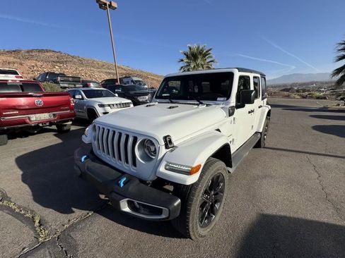 Used 2022 Jeep Wrangler Unlimited Sahara image 1
