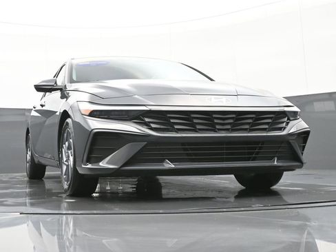 Certified 2024 Hyundai Elantra SEL image 57