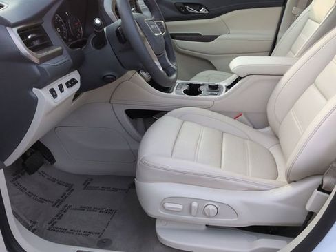 Used 2023 GMC Acadia Denali w/ Denali Technology Package image 13