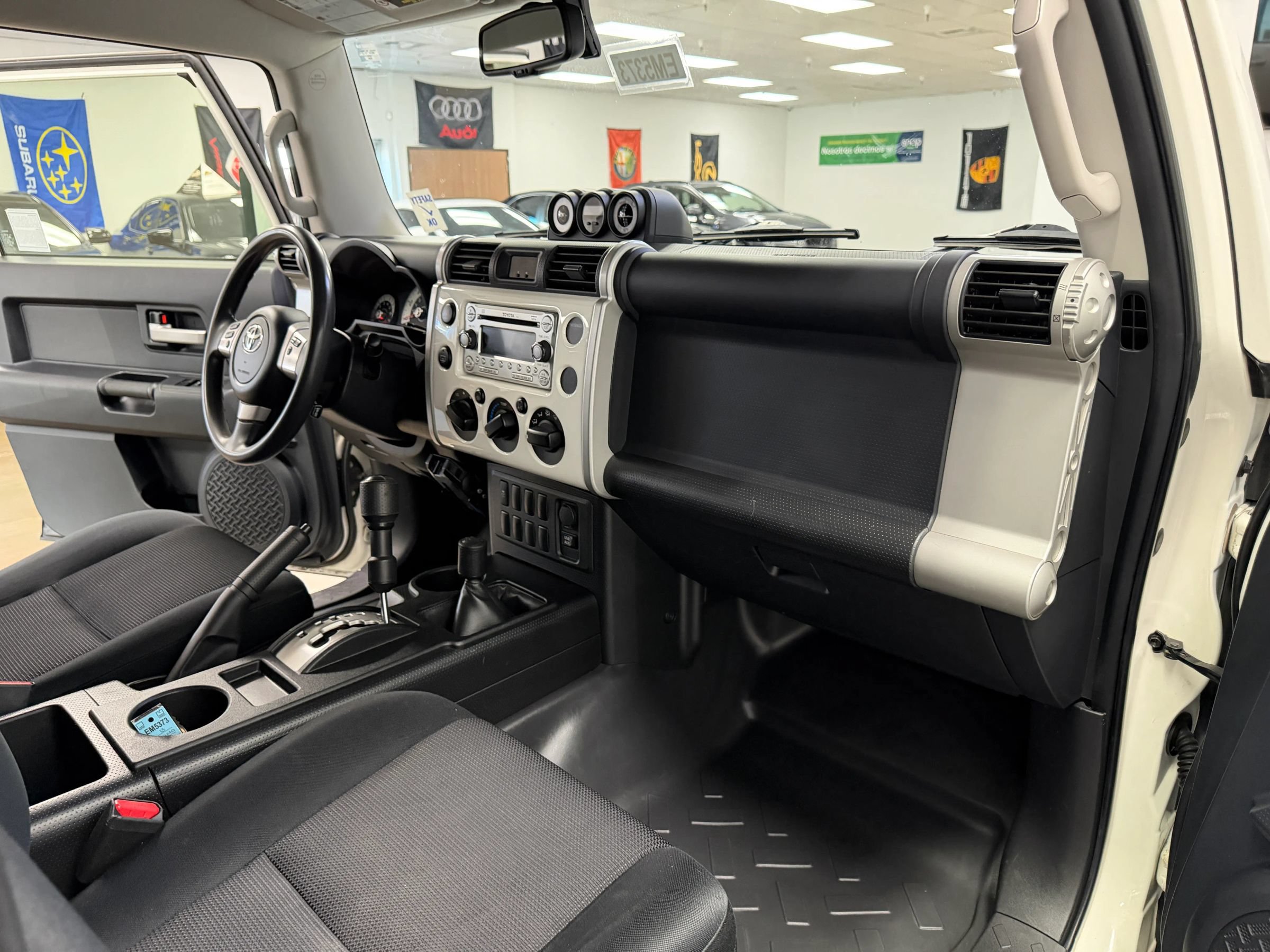 Used 2013 Toyota FJ Cruiser 4WD w/ Convenience Pkg image 21