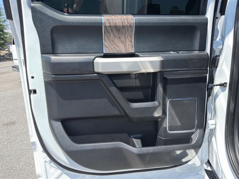 Used 2019 Ford F250 Lariat w/ Snow Plow Prep Package AWD/4WD image 34