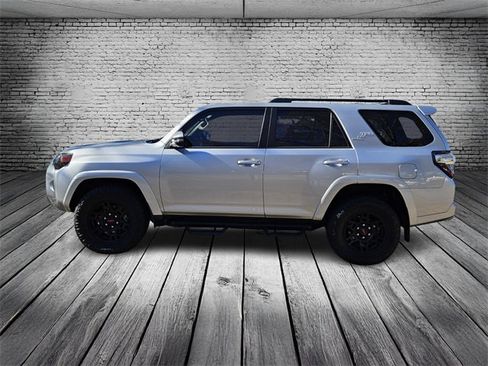 Used 2023 Toyota 4Runner TRD Off-Road Premium image 2