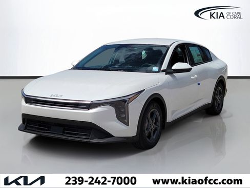 New 2026 Kia K4 LXS image 3