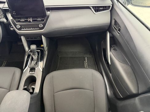 Used 2023 Toyota Corolla Cross LE FWD image 27