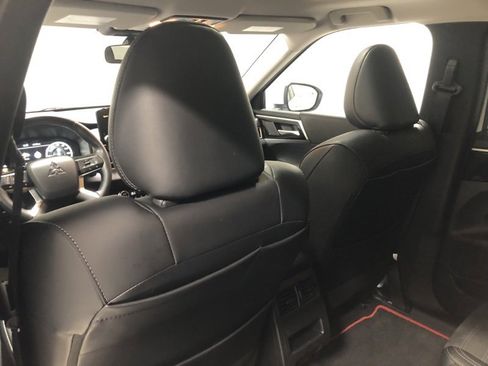 Used 2024 Mitsubishi Outlander Ralliart image 16