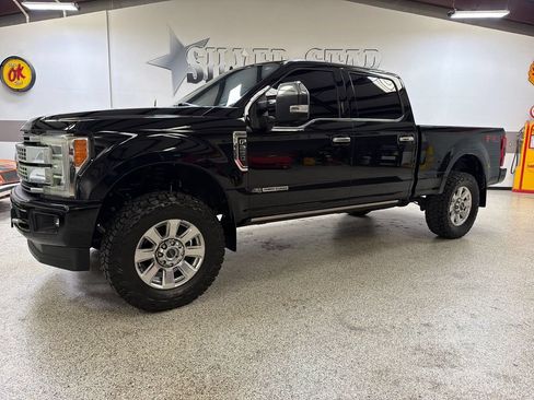 Used 2019 Ford F250 Platinum w/ Platinum Ultimate Package AWD/4WD image 1