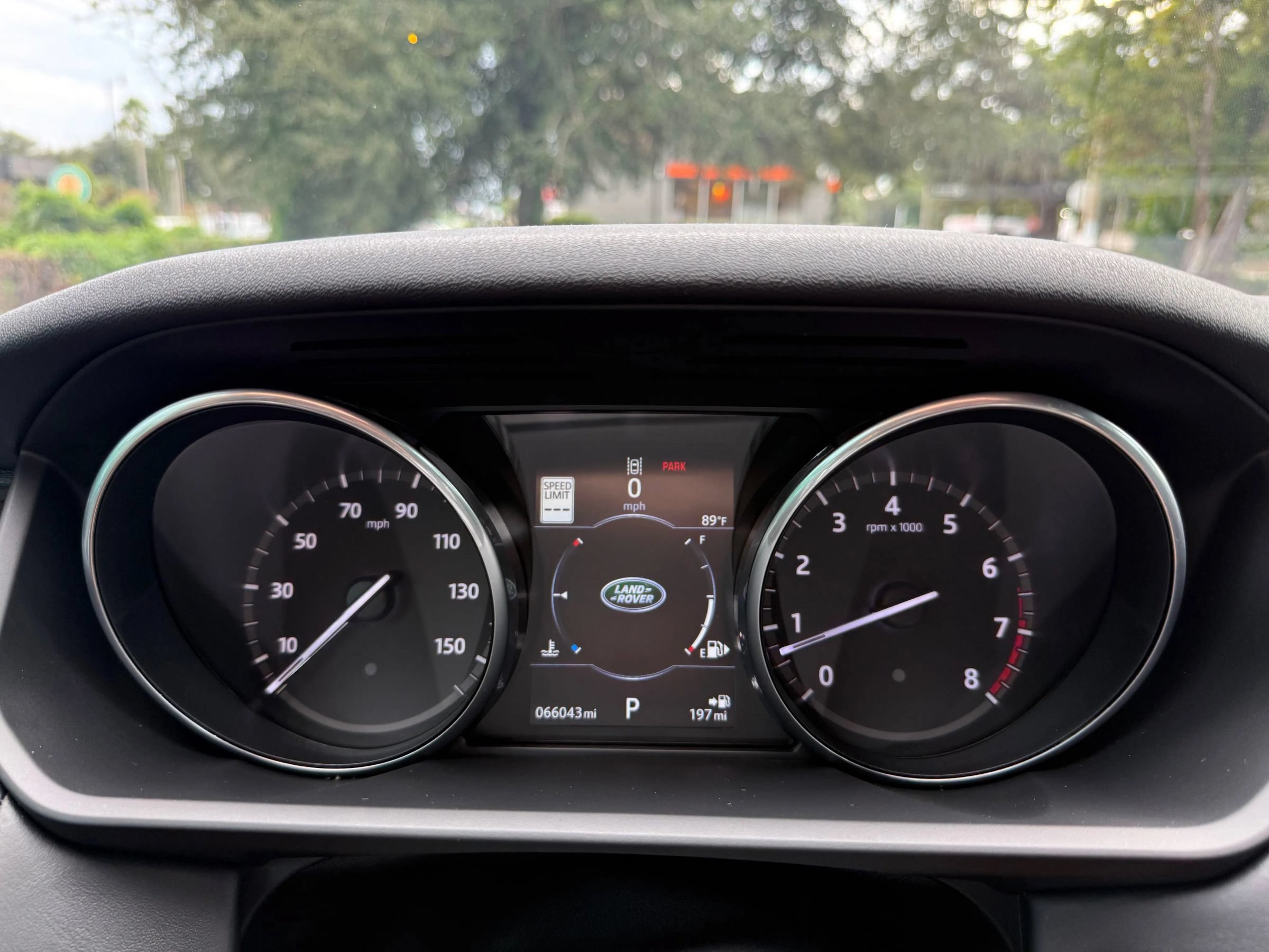 Used 2017 Land Rover Discovery HSE Luxury AWD/4WD image 23