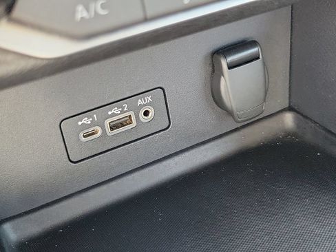 Certified 2022 Nissan Sentra SV FWD image 28