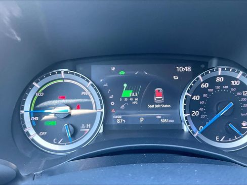 Used 2022 Toyota Highlander XLE AWD/4WD image 25