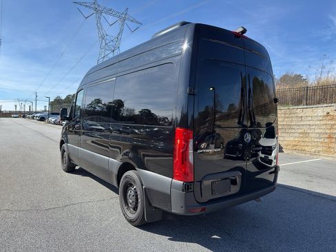 Used 2024 Mercedes-Benz Sprinter 2500 image 7
