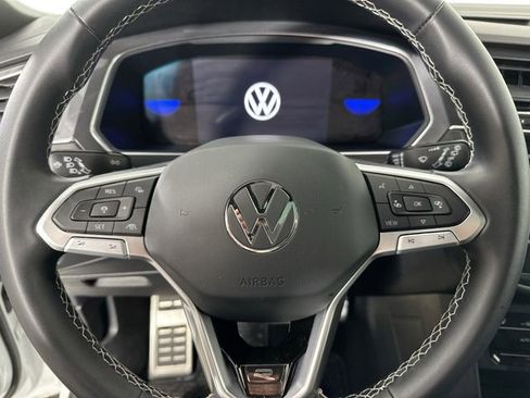 Used 2023 Volkswagen Tiguan SE R-Line image 21