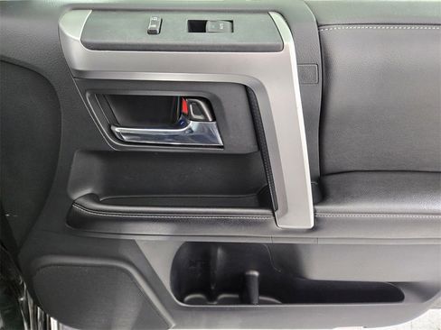 Used 2015 Toyota 4Runner SR5 image 22