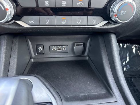 Used 2024 Nissan Sentra SV FWD image 23