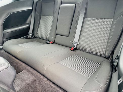 Certified 2016 Dodge Challenger SXT image 16