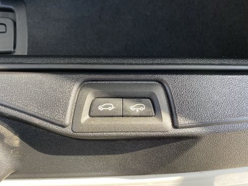 Used 2024 BMW X7 M60i w/ Executive Package image 51