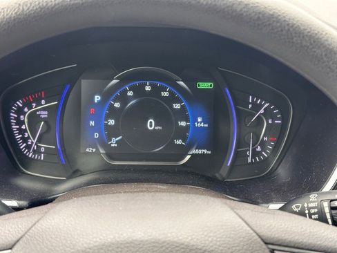 Used 2019 Hyundai Santa Fe SEL image 28
