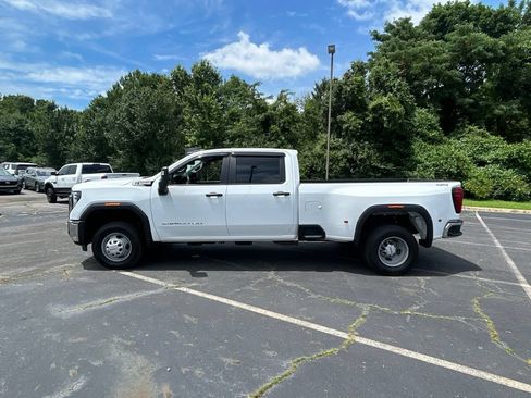 Used 2025 GMC Sierra 3500 Pro w/ 1SA Pro Safety Plus Package AWD/4WD image 5