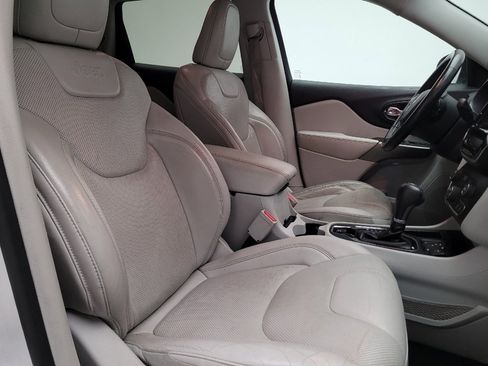 Used 2020 Jeep Cherokee Limited FWD image 21