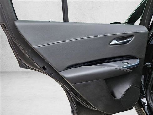 Used 2024 Cadillac XT4 Luxury w/ Cold Weather Package image 19