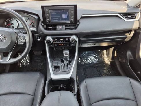 Used 2022 Toyota RAV4 XLE Premium AWD/4WD image 18
