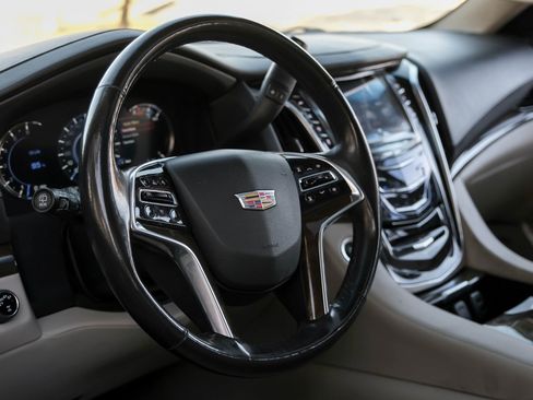 Used 2020 Cadillac Escalade ESV Luxury image 19