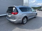 Used 2019 Chrysler Pacifica Limited image 3