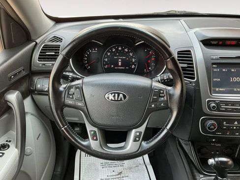 Used 2014 Kia Sorento SX w/ 3rd Row Package FWD image 13