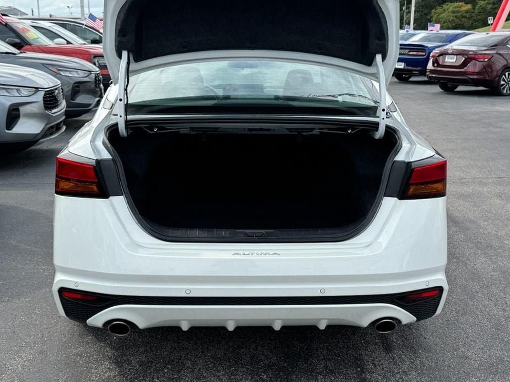Used 2025 Nissan Altima 2.5 SV w/ SV Special Edition Package FWD image 5