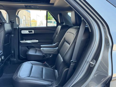 Used 2023 Ford Explorer Limited w/ Limited Technology Package AWD/4WD image 31