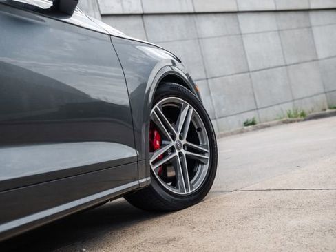 Used 2019 Audi SQ5 Premium Plus w/ Premium Plus Package image 25