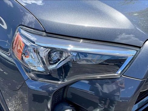 Used 2021 Toyota 4Runner Venture w/ Moonroof Package AWD/4WD image 27