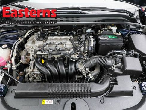 Used 2022 Toyota Corolla LE image 7