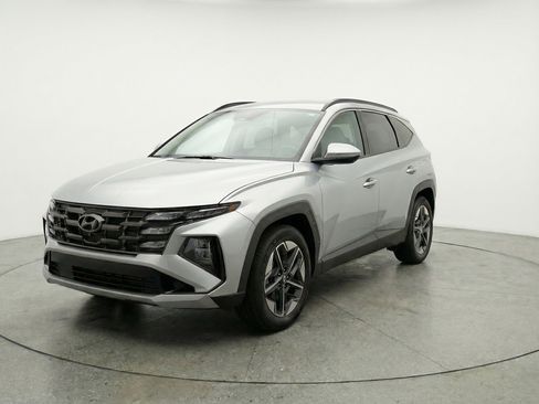 Used 2025 Hyundai Tucson SEL FWD image 3