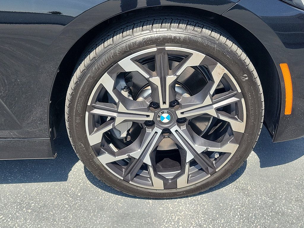 Used 2026 BMW 330i Sedan w/ Convenience Package RWD image 5