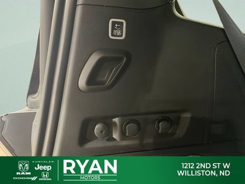 New 2026 Jeep Grand Wagoneer Limited AWD/4WD image 18