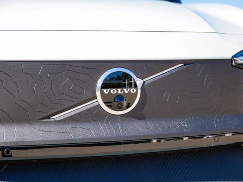 New 2026 Volvo EX30 Cross Country Ultra image 11